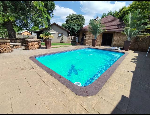 3 BEDROOM HOUSE FOR SALE IN PROTEA PARK